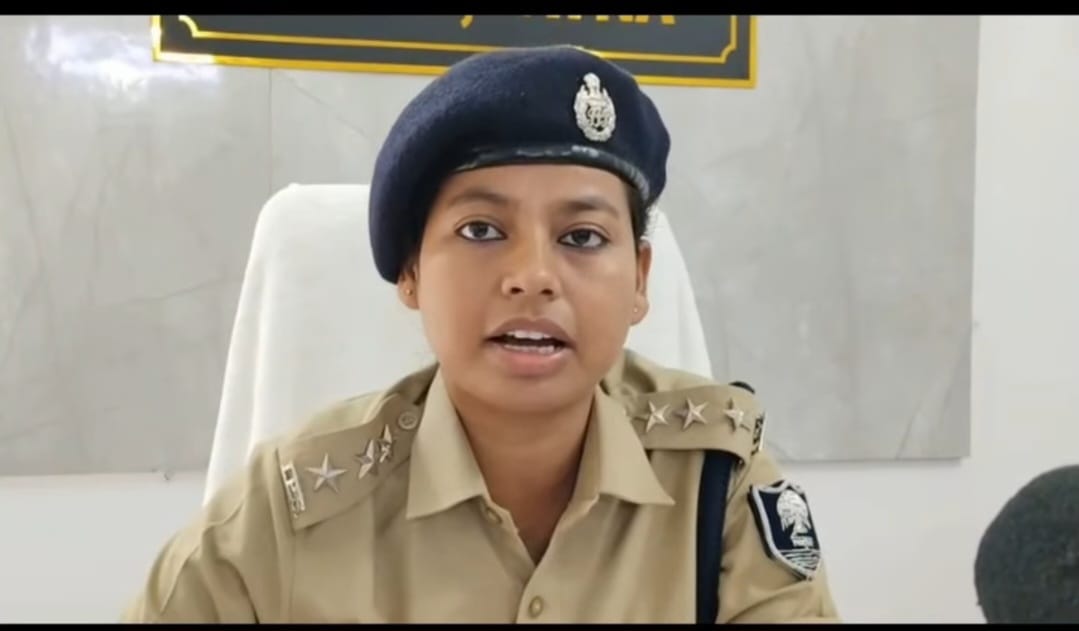 चेन स्नेचिंग की वारदात CCTV में कैद